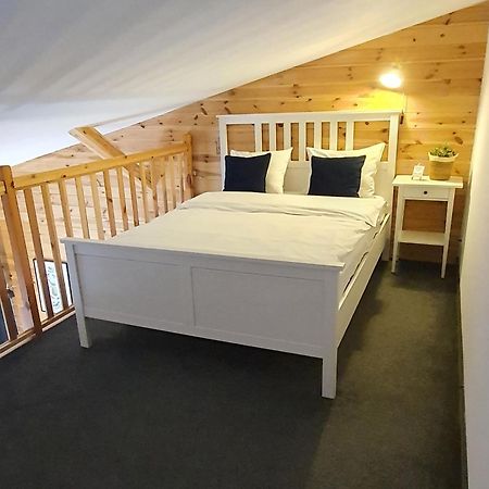 Babie Lato B&B Uniejow Εξωτερικό φωτογραφία