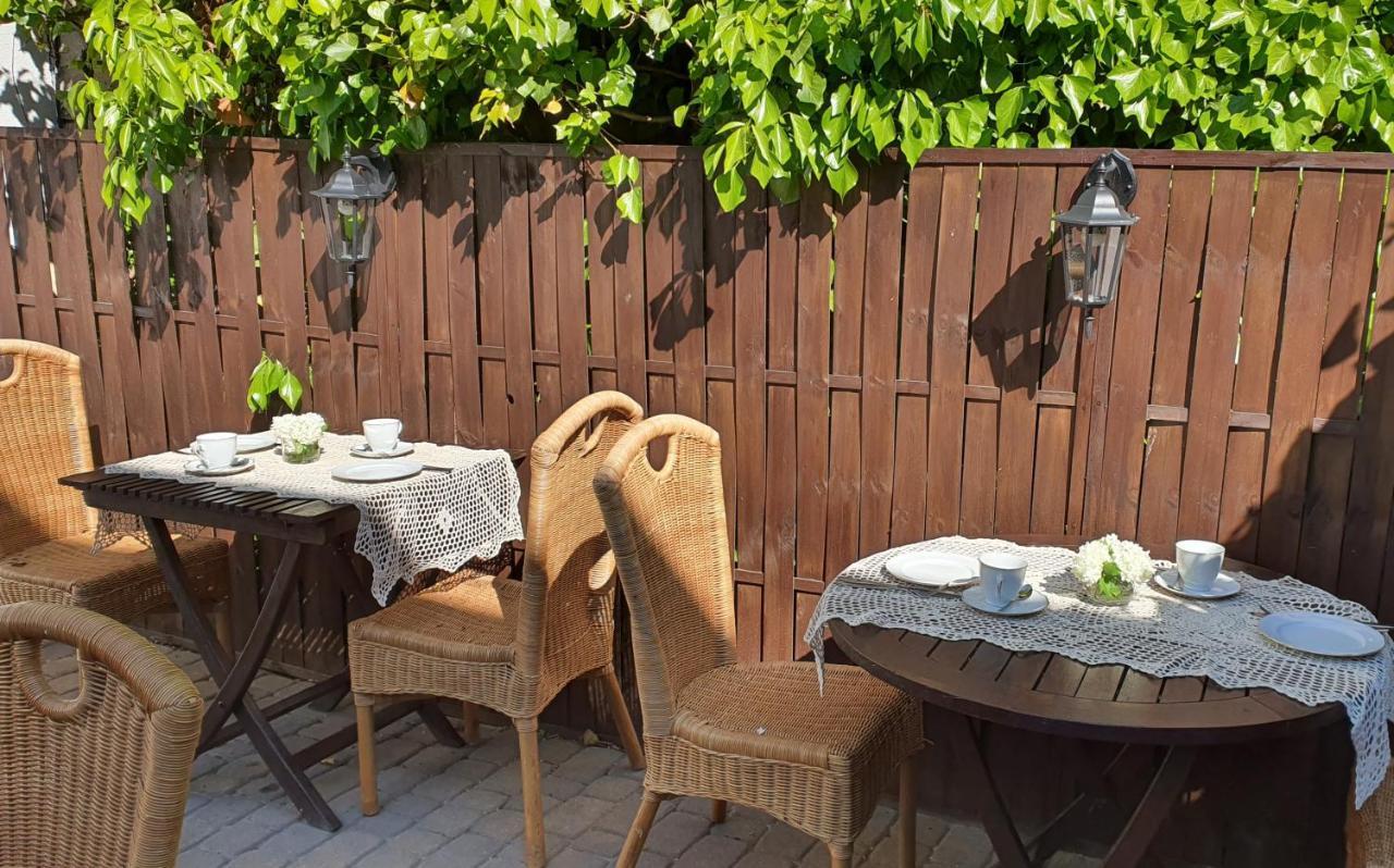 Babie Lato B&B Uniejow Εξωτερικό φωτογραφία