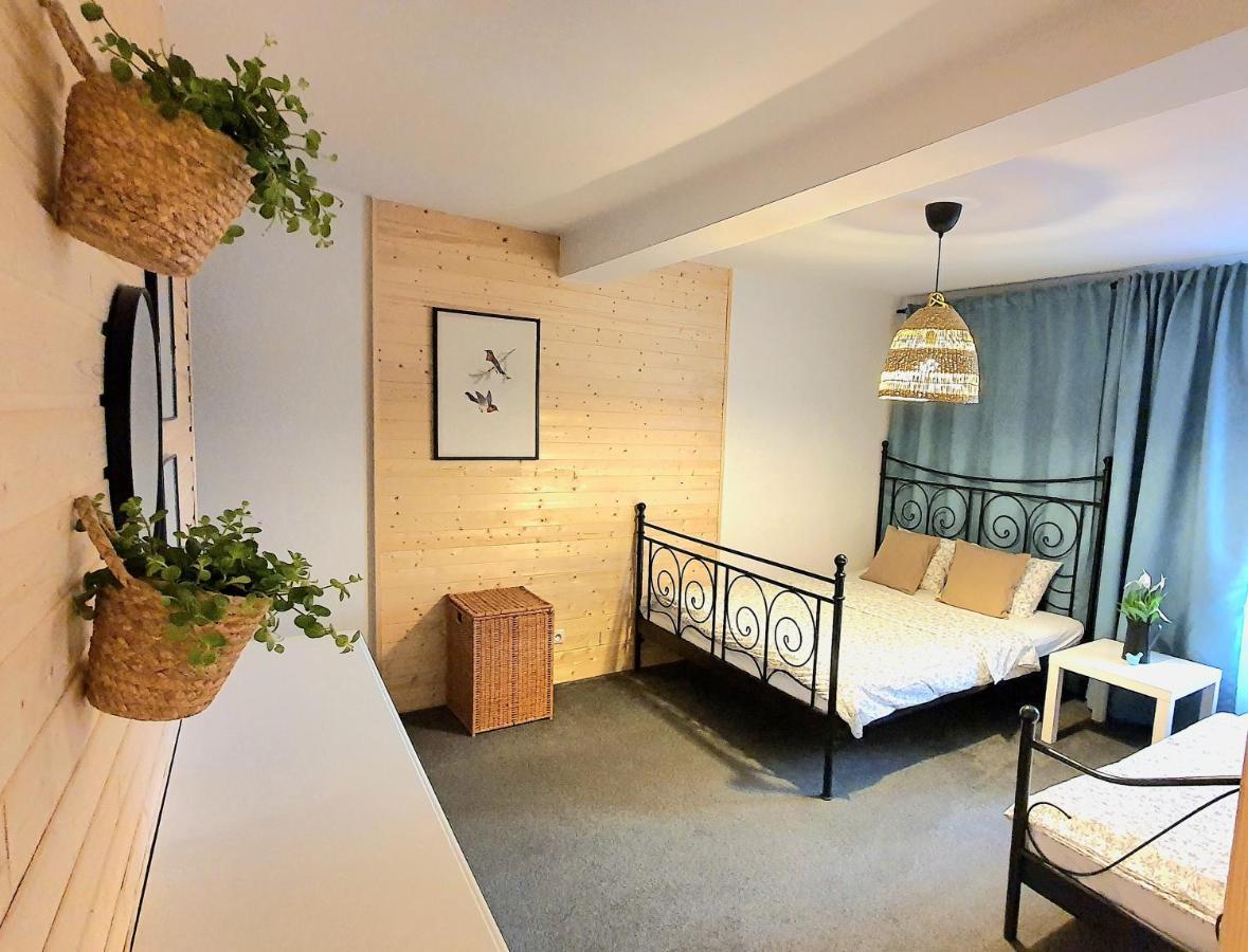 Babie Lato B&B Uniejow Δωμάτιο φωτογραφία