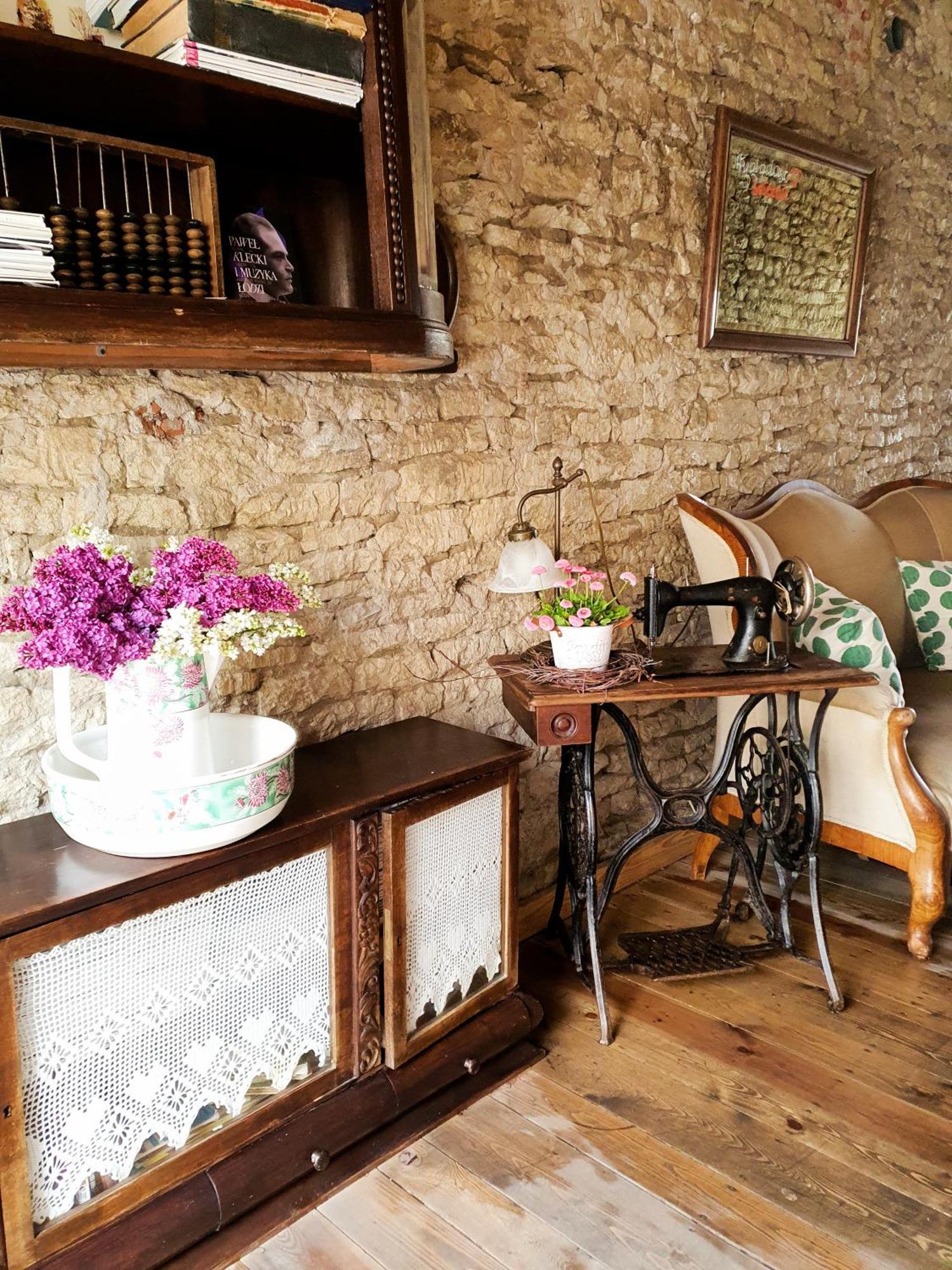 Babie Lato B&B Uniejow Εξωτερικό φωτογραφία