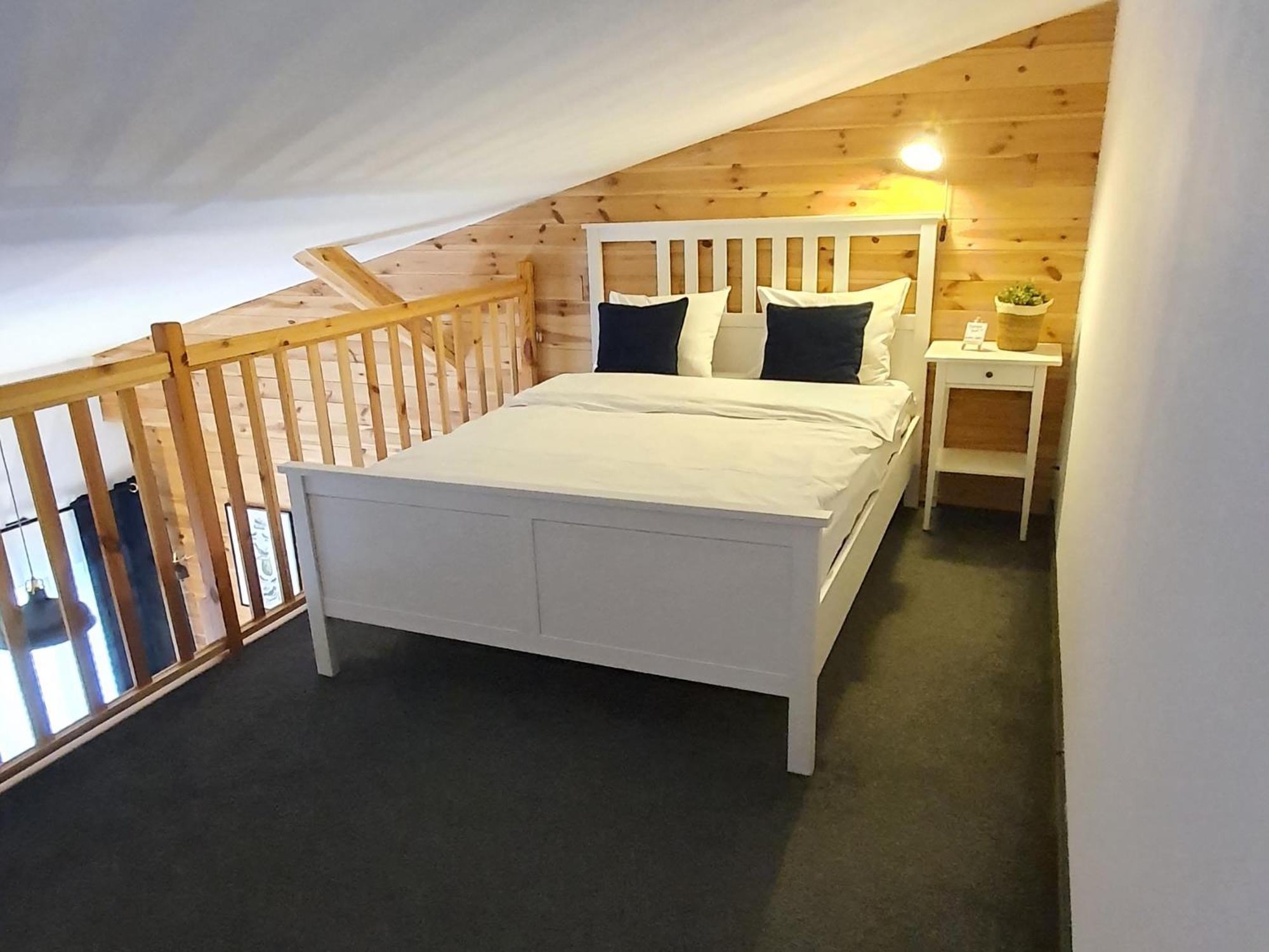 Babie Lato B&B Uniejow Εξωτερικό φωτογραφία