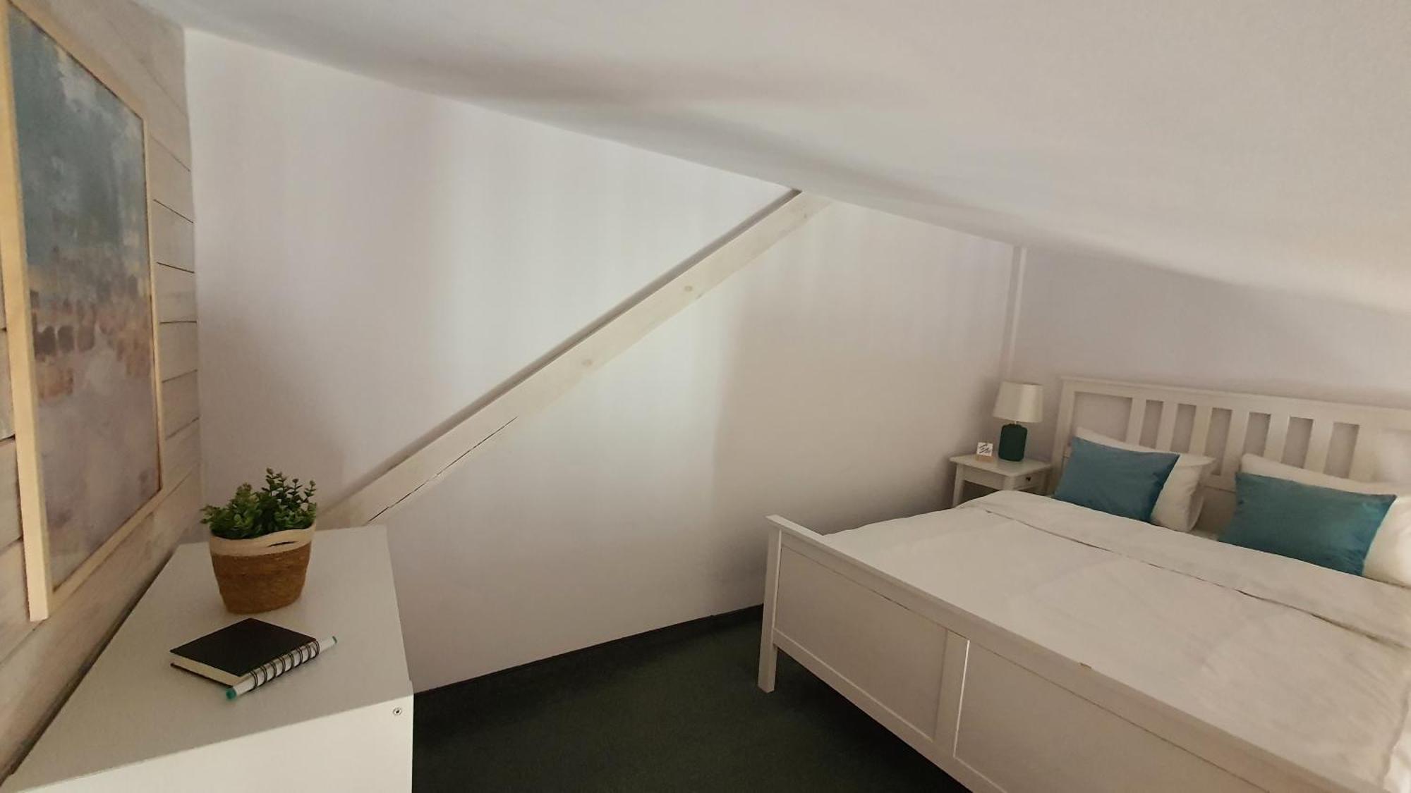 Babie Lato B&B Uniejow Εξωτερικό φωτογραφία